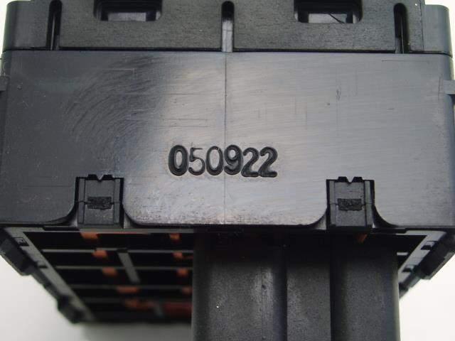 DBA-E11ノートスイッチボックス 左右サイドミラー調整スイッチ ドアミラースイッチBOX 即決089622_画像4