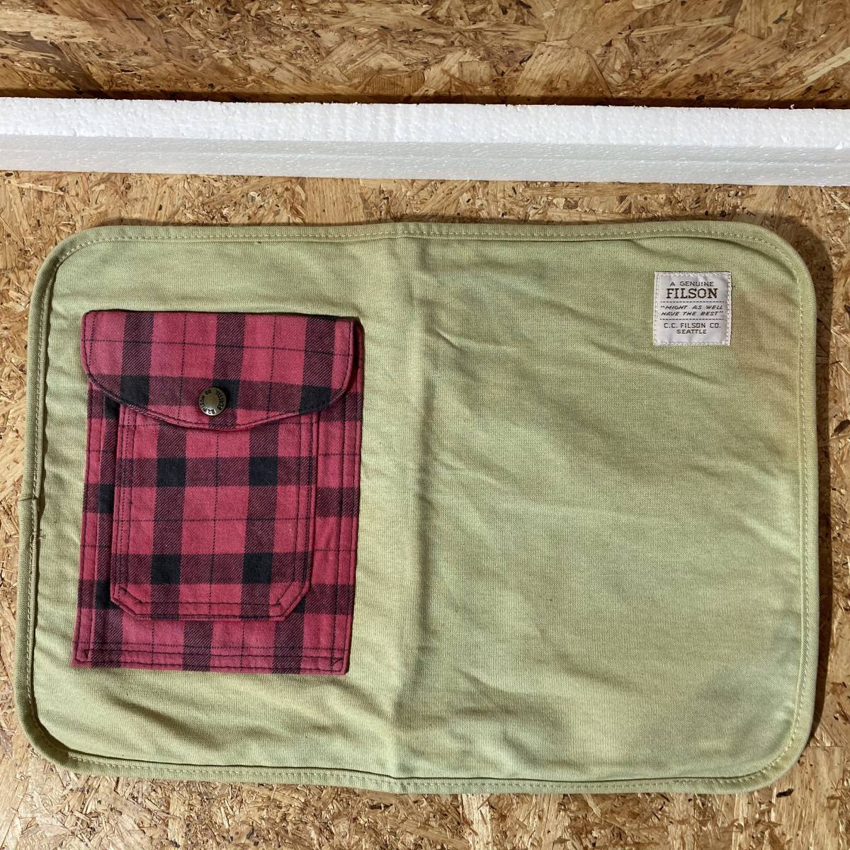 Filson Made in USA Style 69005 Lunchon Mat Stare Tag