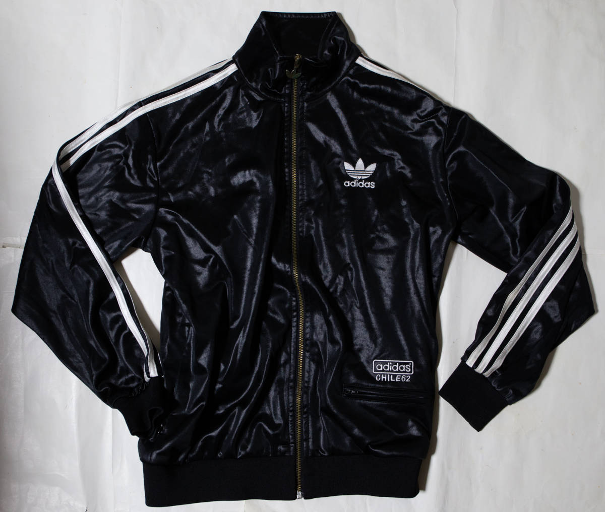 adidas CHILE62 トラックジャケット トラックパンツ ブラック L 古着即決! 光沢ジャージ上下 adidas CHILE62 トラックジャケット トラックパンツ ブラック L 古着即決! 光沢ジャージ上下