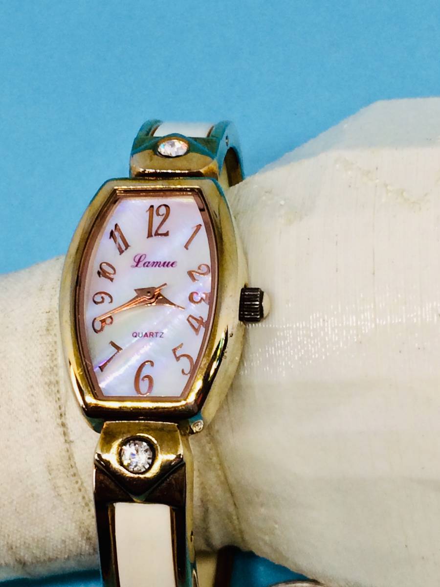 (Z41)バングル(*'▽')・LAMUE（電池交換済み）ゴールド・レディス腕時計USED（送料全国一律185円）洒落た時計です。_おしゃれなデザインの素敵な時計です。