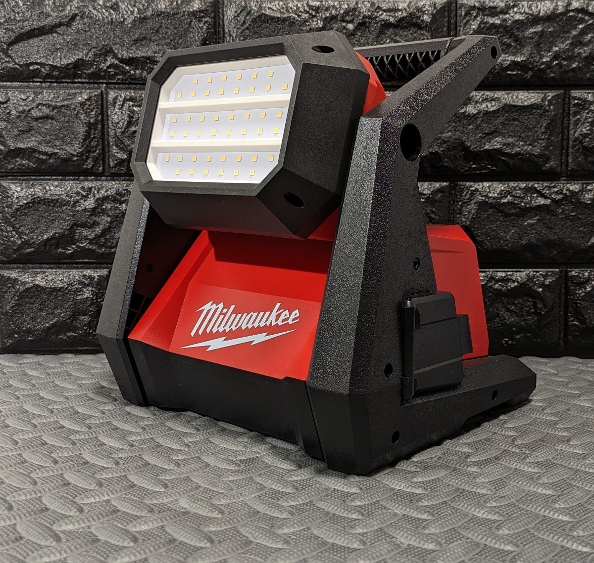 ミルウォーキーツール【Milwaukee】M18 LEDハイパフォーマンスエリアライトM18 HOAL-0 APJ　新品未使用★在庫あり