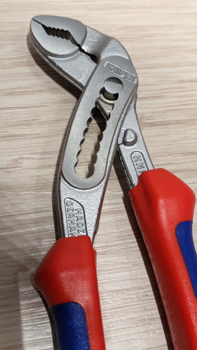 クニペックス【KNIPEX】180㎜　8805-180 アリゲーターウォーターポンププライヤー　新品未使用★在庫あり_画像3