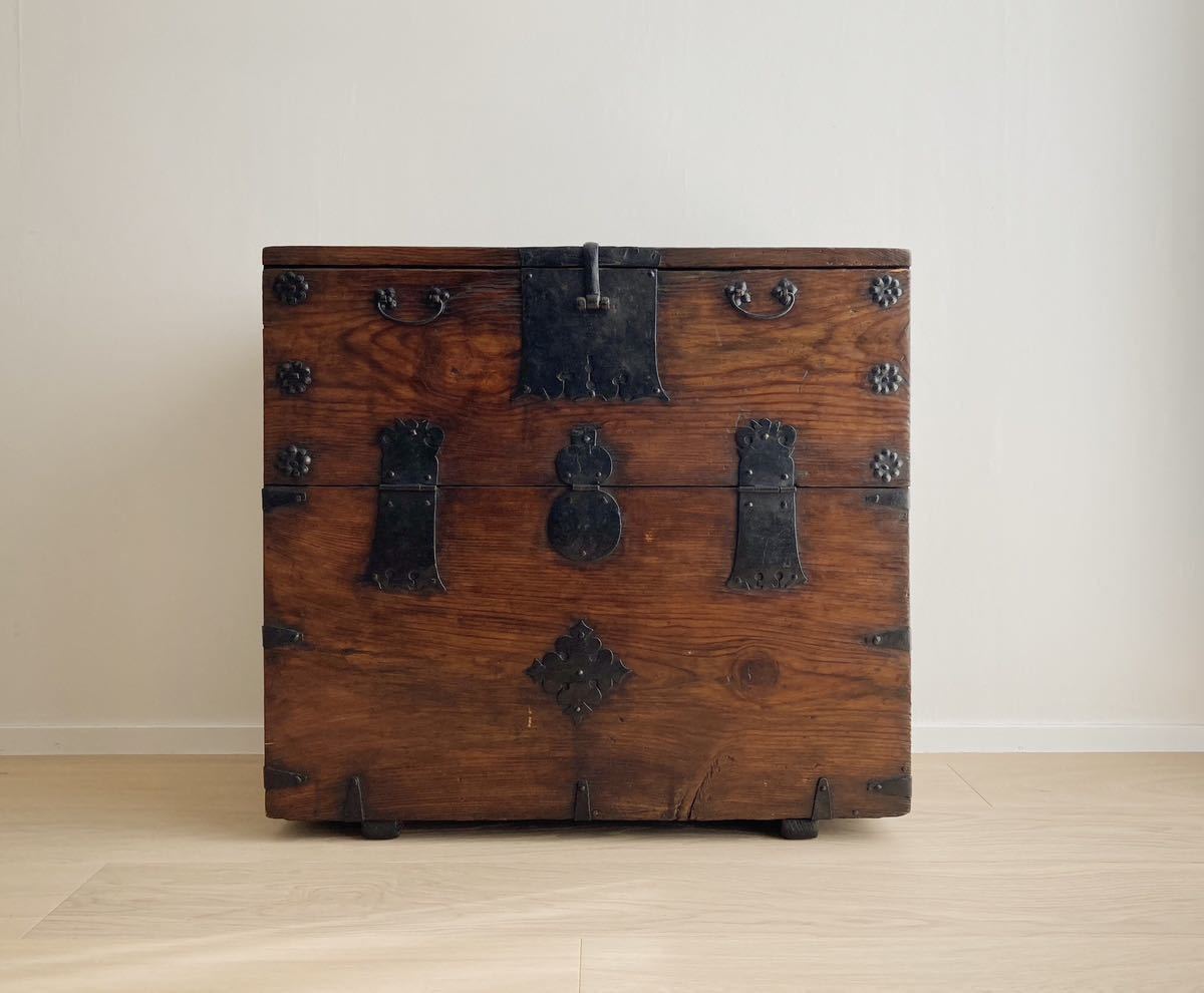  morning . old .. Joseon Dynasty furniture small ... van daji/ natural wood era furniture old .. old fine art Joseon Dynasty chest of drawers era chest of drawers half .. van daji woodworking .. Korea antique 