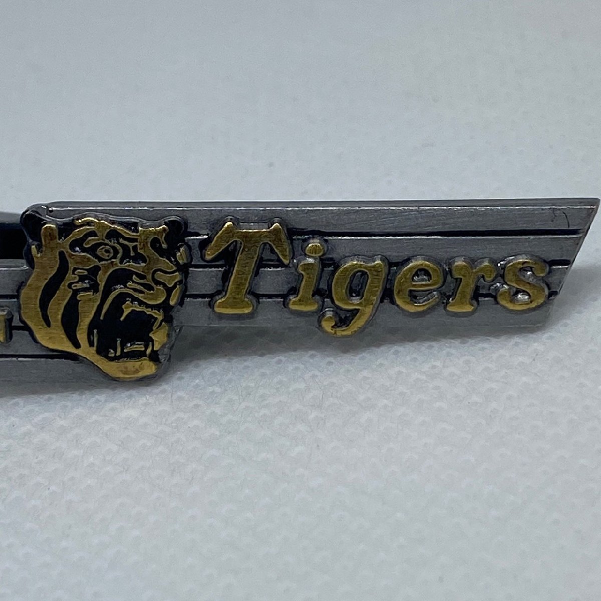 USED Hanshin Tigers necktie pin matted silver color tiepin Thai bar HANSHIN Tigers men's suit new go in company member company *84 after ..