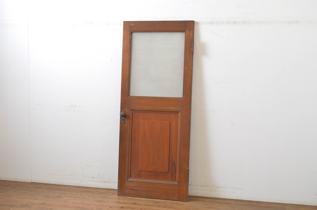 即出荷】 R-064270 アンティーク建具 腰板欅(ケヤキ)材 繊細なデザイン