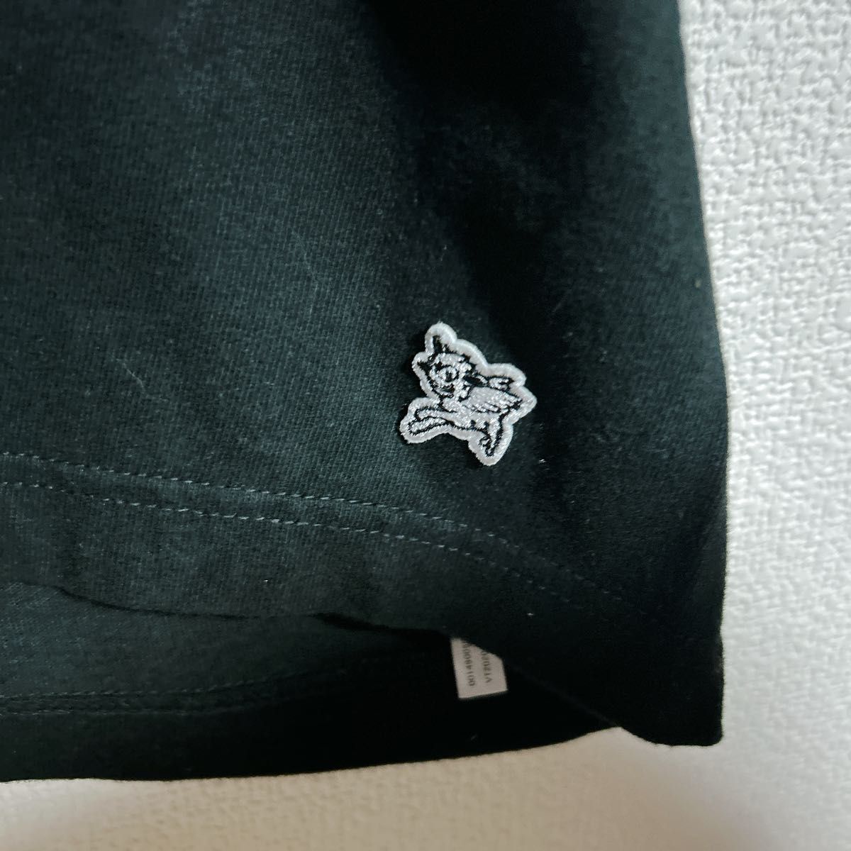 美品】コムドット ロンT ユニセックス Birdog birdog 綿100 美品】コムドット ロンT ユニセックス Birdog birdog 綿100