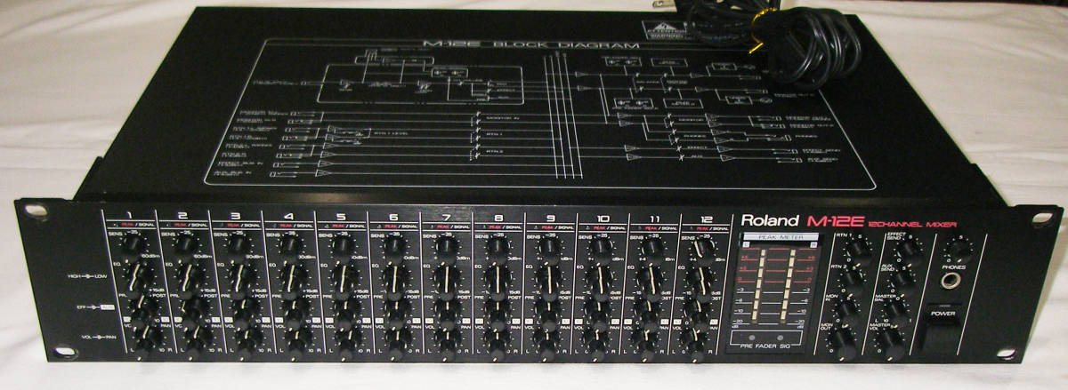 ★Roland M-12E 12 CHANNEL ANALOG MIXER★OK!!★MADE in JAPAN★_画像2