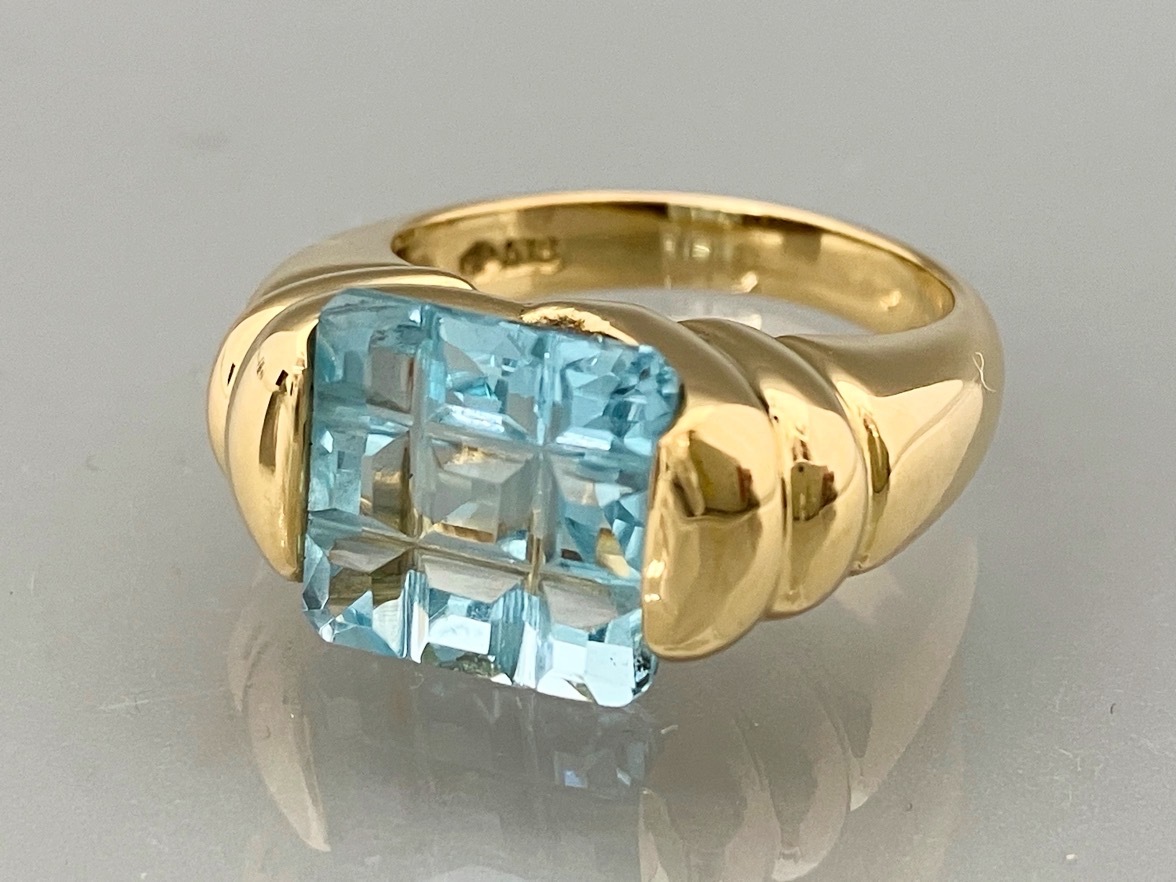 人気新品 【鑑別カード付き】K18/#11.5/天然ブルートパーズ5.55ct/7.5g 店舗受取可 トパーズ