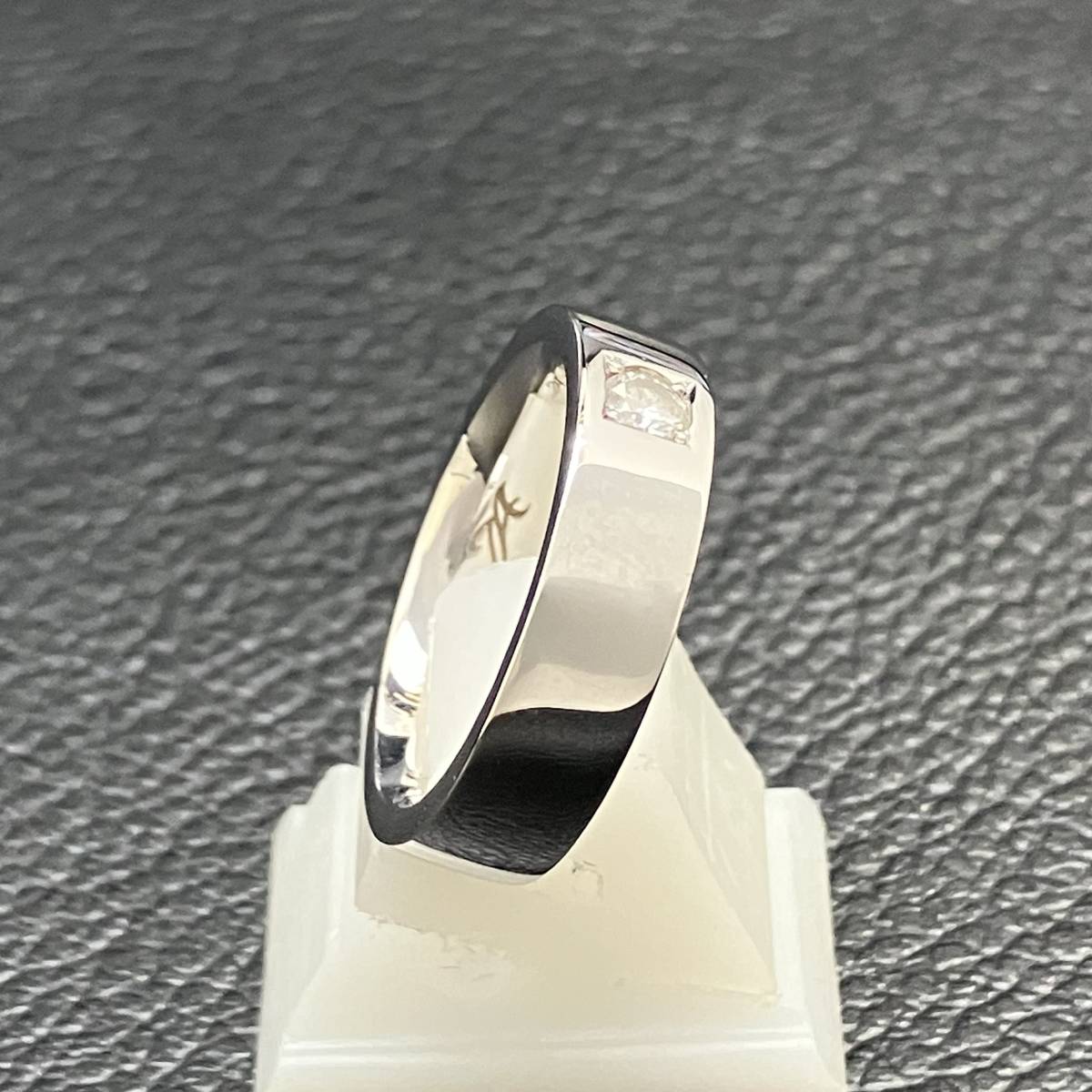 新品仕上済み 一粒 ダイヤ 0.117ct デザイン リング K18 WG 7.5号 7.9g 金 ホワイト ゴールド 指輪_画像4