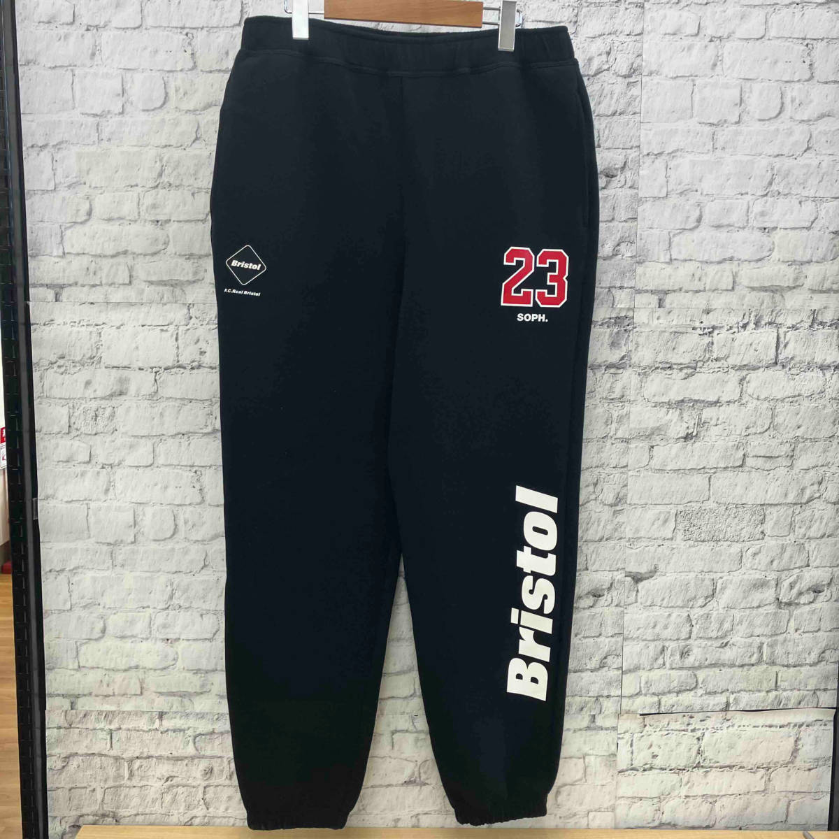 週間売れ筋 F.C.Real Bristol サイズL FCRB-222136 スウェットパンツ ソフ FCレアルブリストル PANTS SWEAT TECH TOKYO23 SOPH. ボトムス 週間売れ筋 F.C.Real Bristol サイズL FCRB-222136 スウェットパンツ ソフ FCレアルブリストル PANTS SWEAT TECH TOKYO23 SOPH. ボトムス