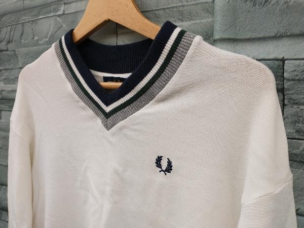 FRED PERRY/フレッドペリー/F5385/Vネックカットソー/長袖Tシャツ/鹿の子/刺繍ロゴ/ホワイト/レディース/サイズUK8/約Sサイズ_画像2