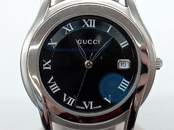 海外並行輸入正規品 GUCCI　グッチ　5500M　電池式　クォーツ　デイト　ブラック×シルバー　メンズ腕時計　SWISS 店舗受取可 MADE 男性用