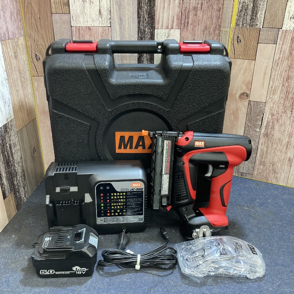 超人気 【美品】○マックス 充電式ピンネイラ(ピンタッカ) TJ-35P3-BC