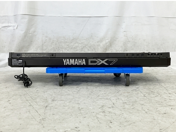 【引取限定】YAMAHA DX7 シンセサイザー 電子ピアノ 電子楽器 鍵盤楽器 ハードケース付き ジャンク 直W8131547_画像5