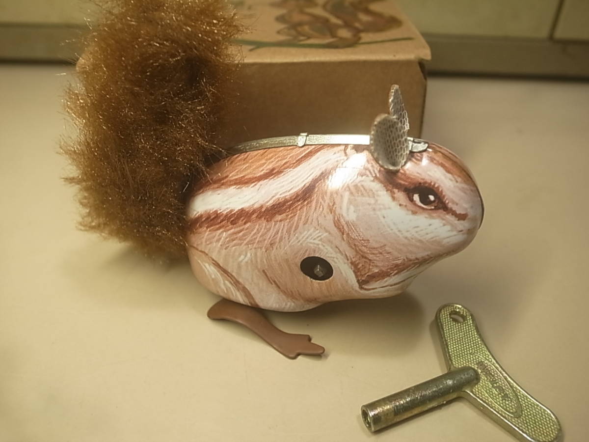 リス　ゼンマイ　おもちゃ　動物　インド製　ブリキ　トコトコ
