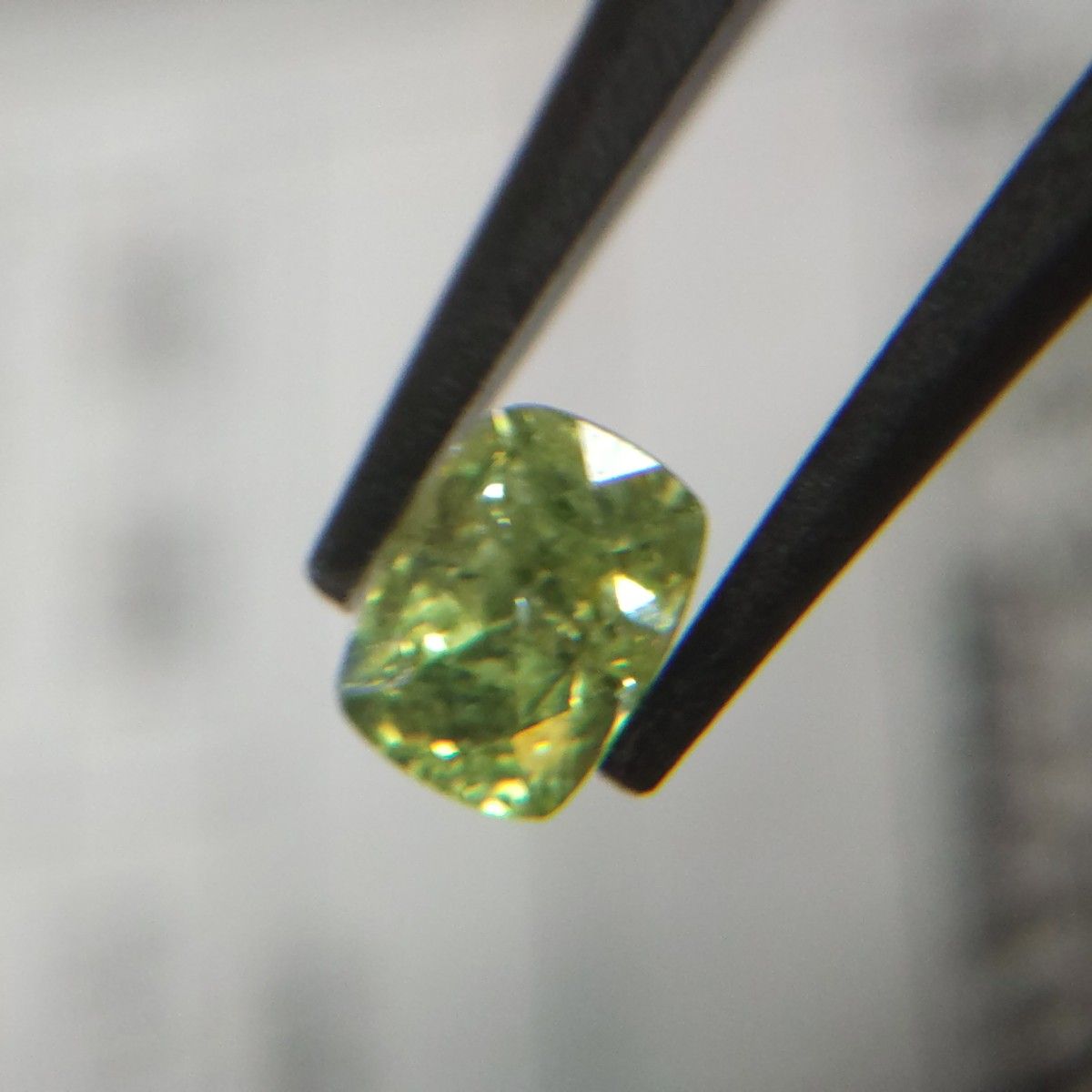 デマントイドガーネット　0.333ct　クッション　ソ付き