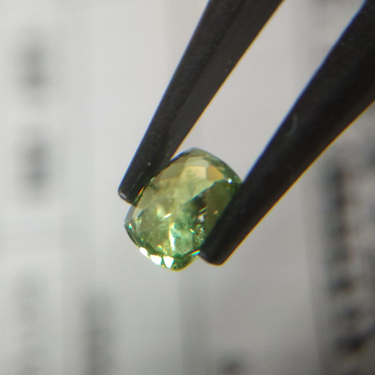 デマントイドガーネット　0.333ct　クッション　ソ付き