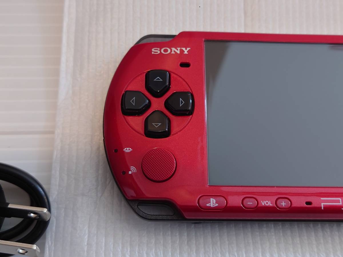 ☆新品同様☆ PSP - 3000 希少色 レッドブラック SONY 美品 メモリースティック付 本体 red black × 新品 未使用 _画像4
