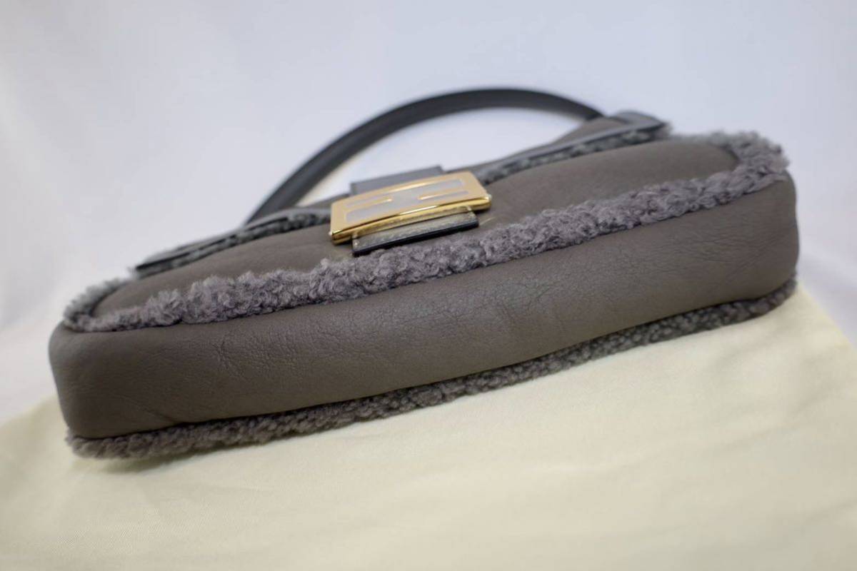 新品 フェンディ シアリングバケットバッグ グレー ショルダー 新品 フェンディ シアリングバケットバッグ グレー ショルダー