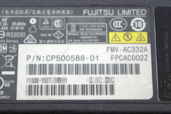 *6 штук груз * Fujitsu / оригинальный AC адаптор *FMV-AC332A/19V 3.42A/ наружный диаметр примерно 5.5mm внутренний диаметр примерно 2.5mm* Fujitsu AC19V56Y