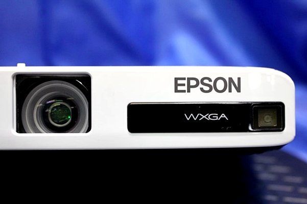 ◆輝度3000lm/926ｈ・0ｈ◆EPSON/エプソン 液晶プロジェクター ◆EB-1776W/リモコン・HDMI・VGAケーブル・ケース付◆　46875Y_画像5