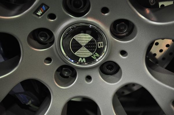 BMW 黒銀カーボンホイールセンターキャップ エンブレムセット/65mm/F32 
