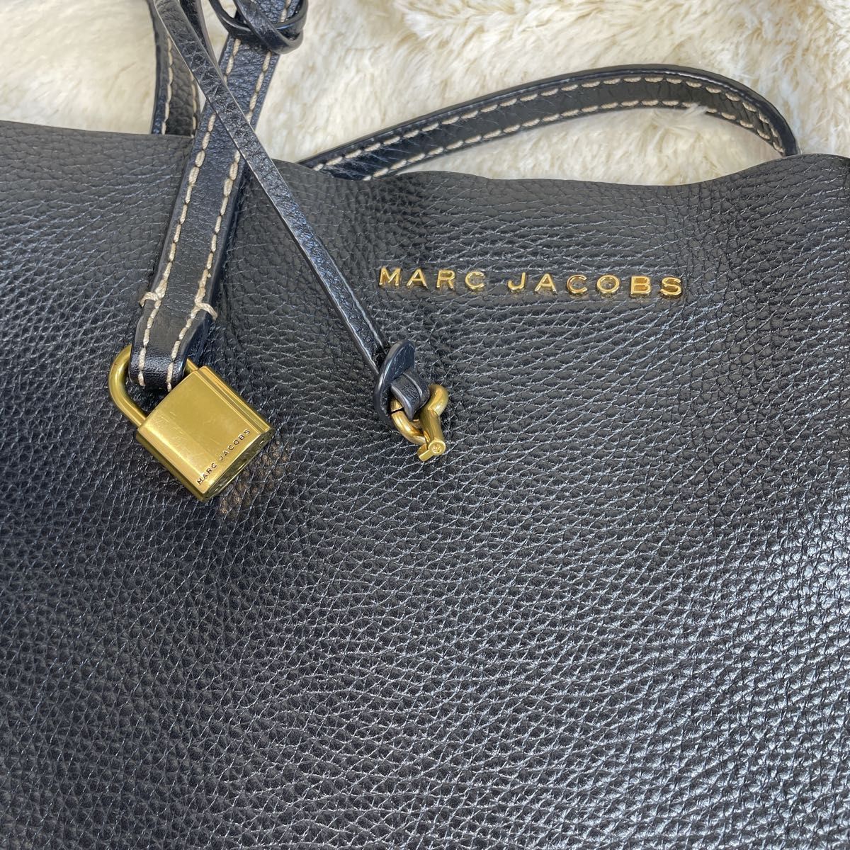 MARC JACOBS トートバッグ ブラック 保証書　保存袋 シボ革 南京錠　マークジェイコブス　レディース　説明書