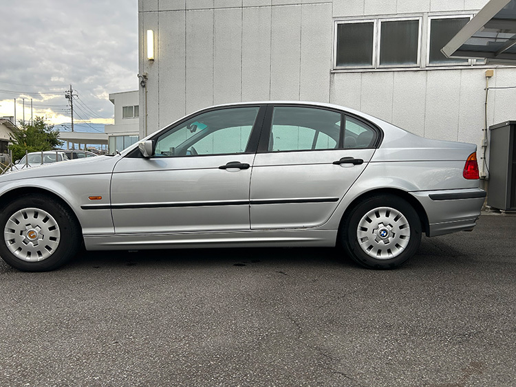 「BMW 318i 2001年 抹消渡 チタンシルバー 動画 山梨 （カーオク管理番号：C2001672)」の画像2
