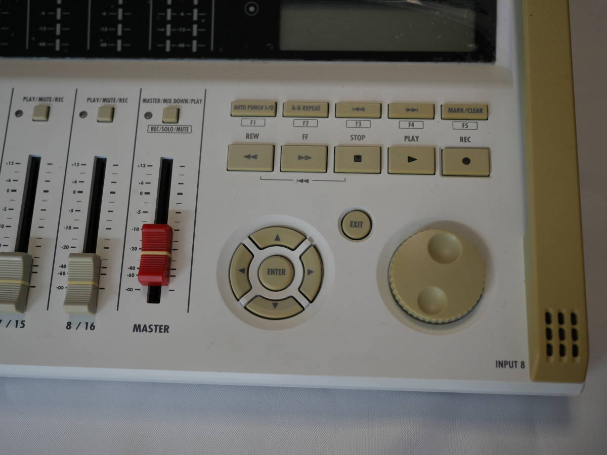 【ジャンク】ZOOM R16 中古 16トラックMTR_画像2