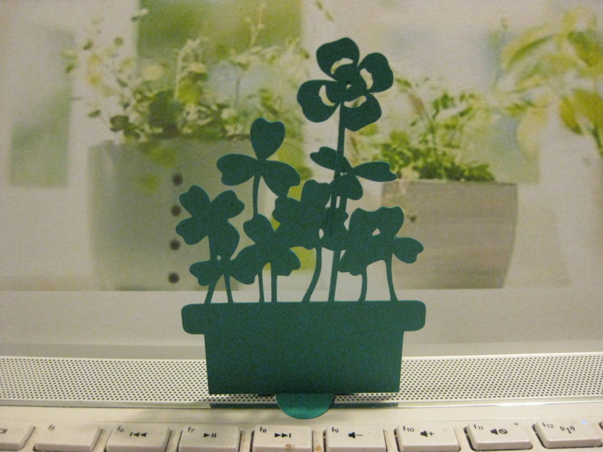  be established cut .. clover four . leaf attaching wall decoration also 
