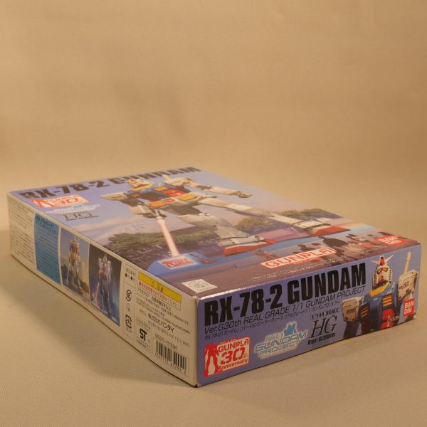 バンダイ/BANDAI　1/144 HG RX-78-2 ガンダム Ver.G30th RG GUNDAM PROJECT　機動戦士ガンプラ_画像3