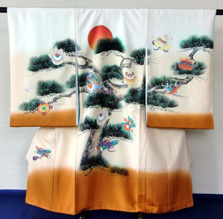 [ новый товар ][ рука ....][ сделано в Японии ][ наш магазин оригинал ][ бесплатная доставка ] мужчина натуральный шелк первый надеты день . праздник сосна ... расческа белый земля бежевый охра .. три . кимоно 
