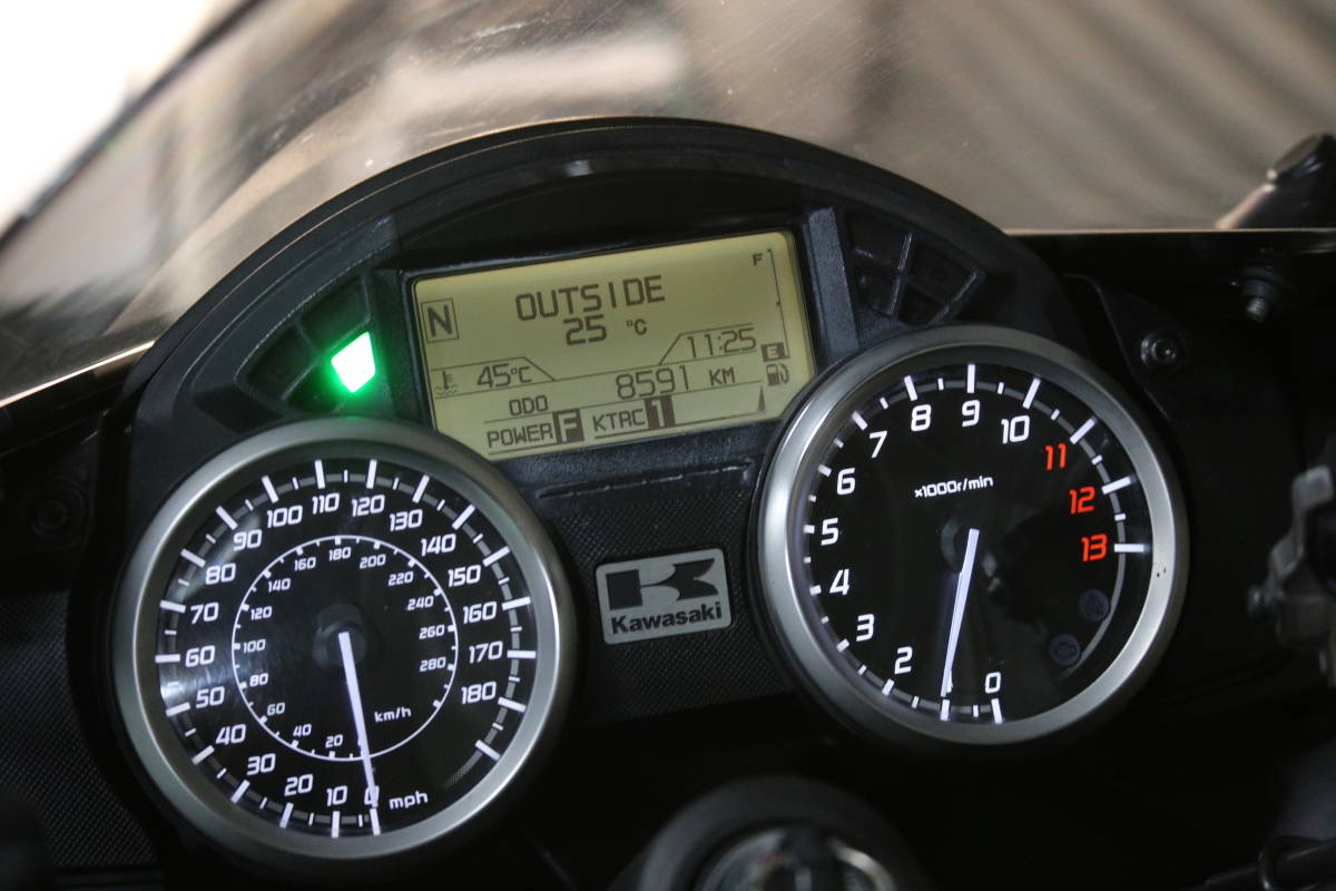 超低走行!8591km!ワンオーナー!フルパワー北米仕様!ZX-14R 超低走行!8591km!ワンオーナー!フルパワー北米仕様!ZX-14R