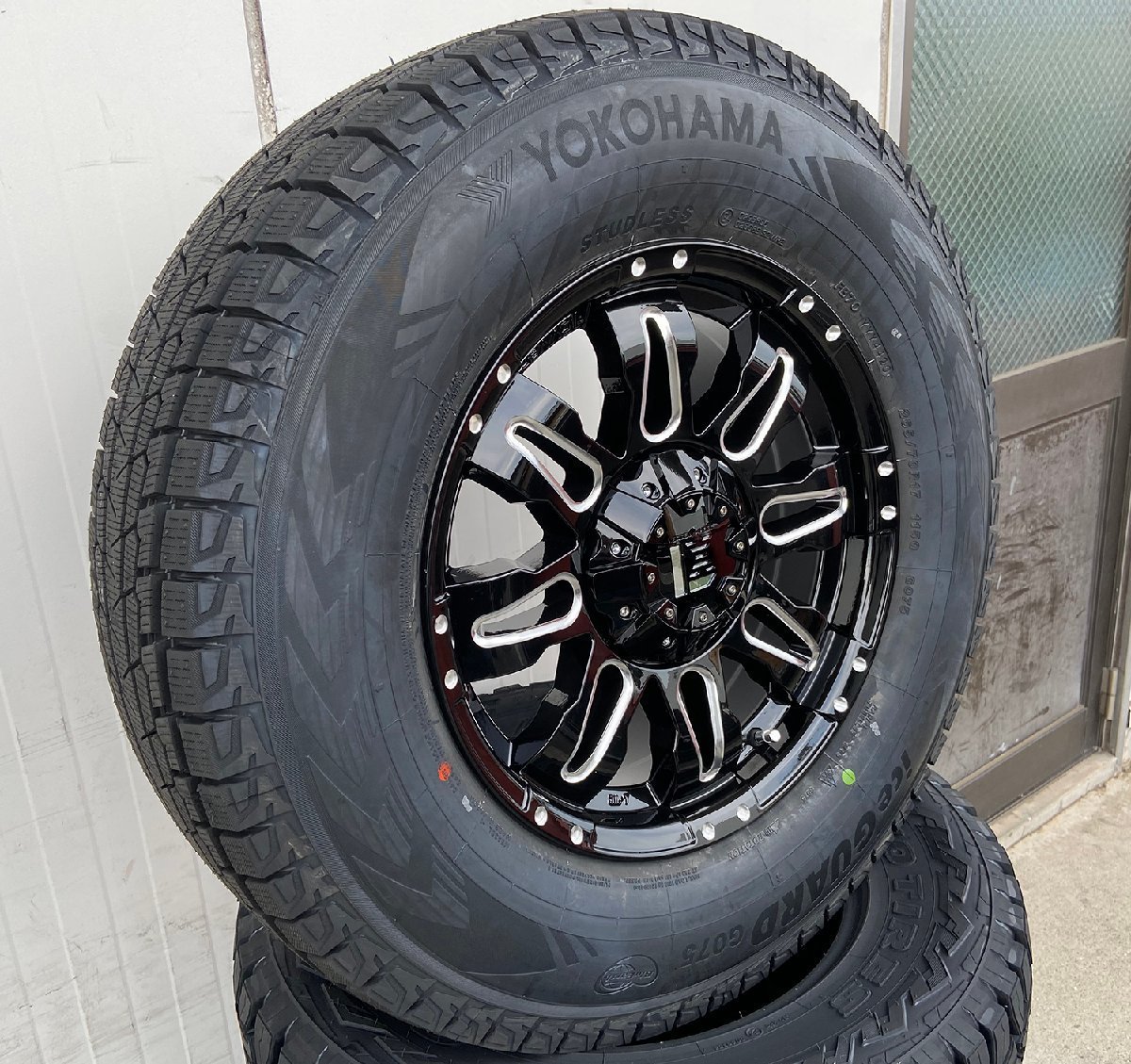 国産スタッドレス ハイラックス サーフ パジェロ 17インチ ヨコハマ アイスガード G075 265/65R17 タイヤホイールセット 1台分_画像2