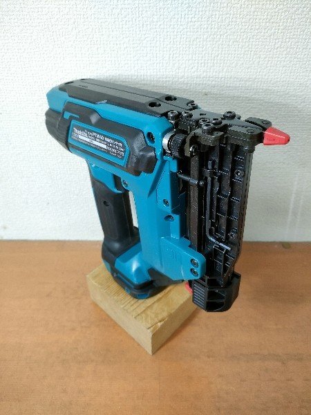 マキタ(Makita) 充電式ピンタッカ 10.8V 1.5Ah バッテリ・充電器・ケース付PT354DSH(PT354D) 動作確認済みです_画像4