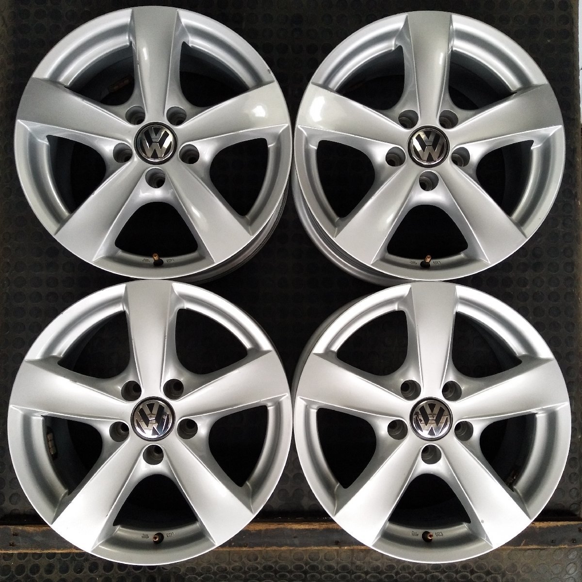 管理番号：S9-115【４本価格】【16x7J 5x112 ET+45 ハブ57】AGA TARGA JAPAN ・フォルクスワーゲン等・球面座・店頭直接引取・下取り可能