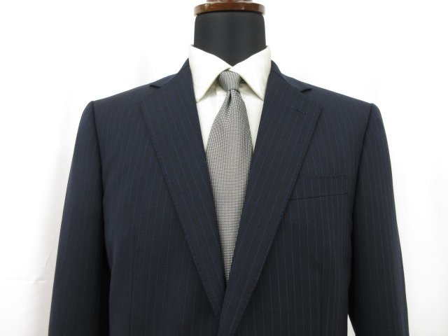 HH【GINZA Global Style 銀座グローバルスタイル】 ウール素材 2ボタン 濃紺 スーツ (メンズ) 46相当 ネイビー ストライプ柄 ●27RMS6911_画像2