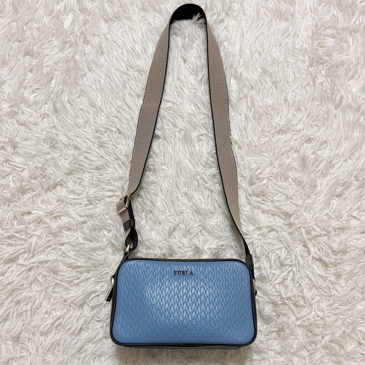 極美品 未使用級 FURLA フルラ リリー ショルダーバッグ ダブルファスナー キルティング 青色 ブルー レザー