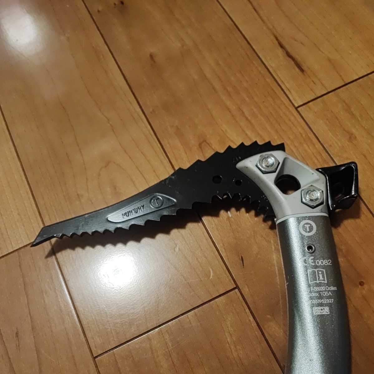 驚きの価格 PETZL クォーク アッズ ハンマー 美品 ロッククライミング