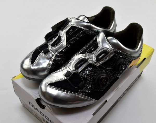 送料無料1★Diadora D-Stellar シューズ size:EUR39 (換算値 24.5cm) ブラック/クロム_画像1