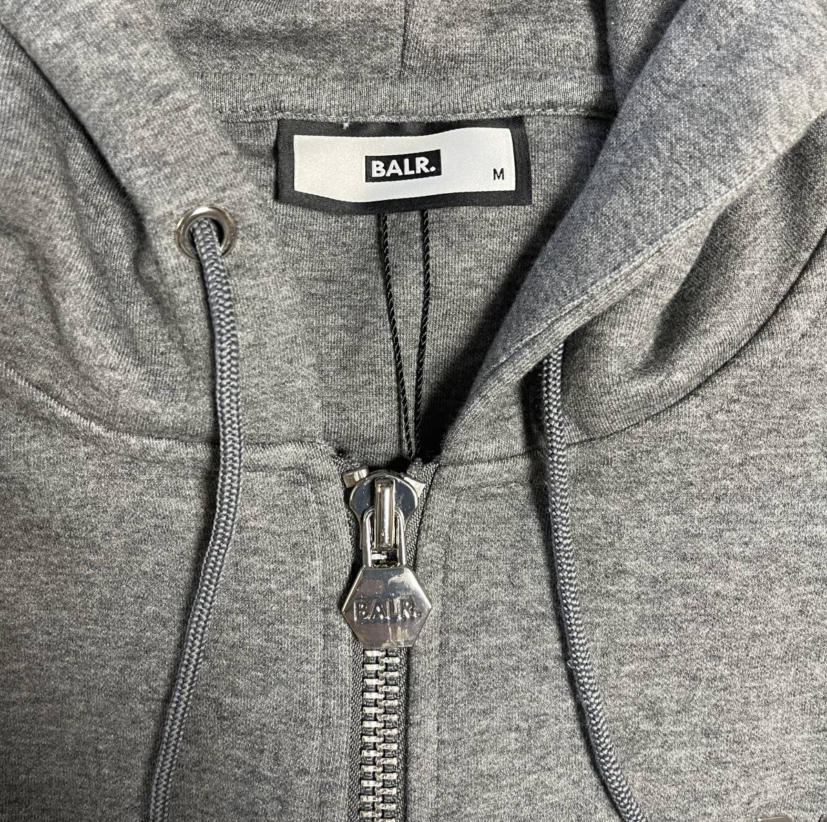 BALR 税込定価35200円 サイズM ダークグレー パーカー Qシリーズ フルジップフーディ Q-SERIES STRAIGHT ZIPPED HOODIE ボーラー_画像3