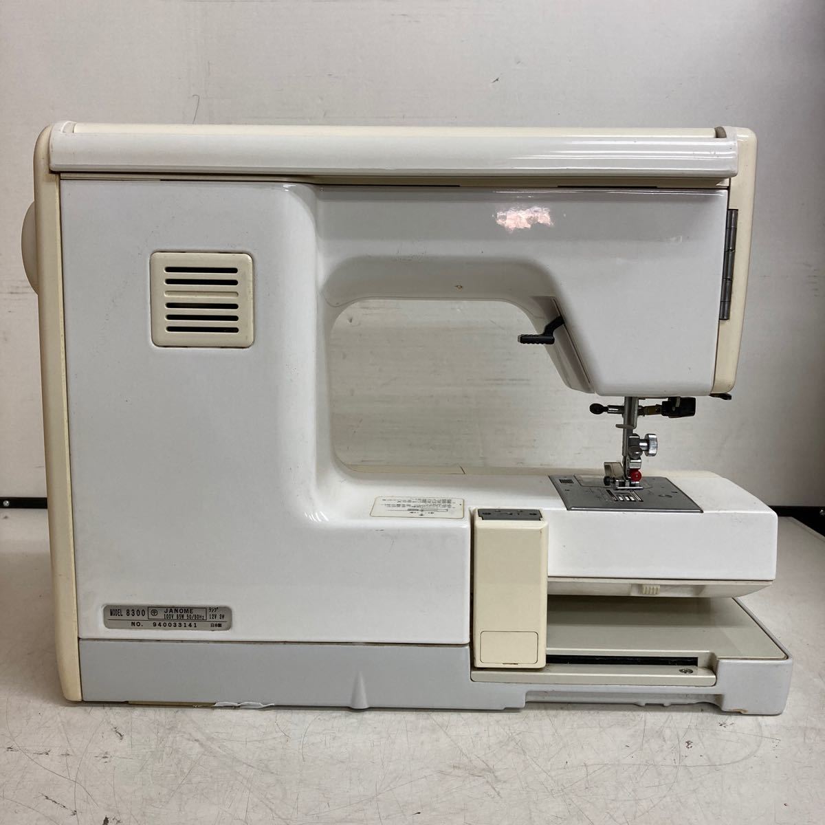 R446 JANOME SECiO MODEL 8300 コンピューターミシン/通電NG ジャンク品_画像3