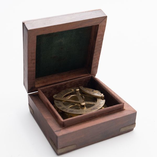 F.L.WEST London ロンドン 日時計 方位磁石 羅針盤 真鍮製 木製ケース付き コンパス アンティーク 古道具 H5005_画像2