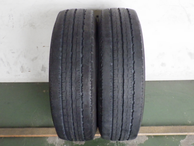 205/70R16 111/109L 12PR ヨコハマ LT 151R 中古 7分山 2本セット サマータイヤ 2017年製 L16661