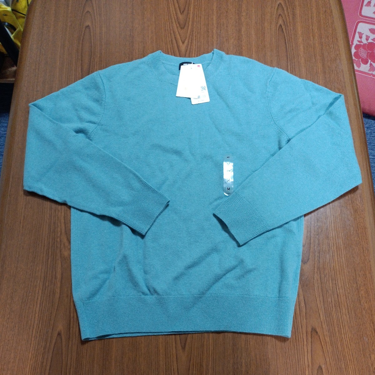 新品未使用　UNIQLOユニクロ　カシミヤクルーネックセーター(長袖)　63Blue　Ｍサイズ　水色ブルー　カシミヤ１００％　冬