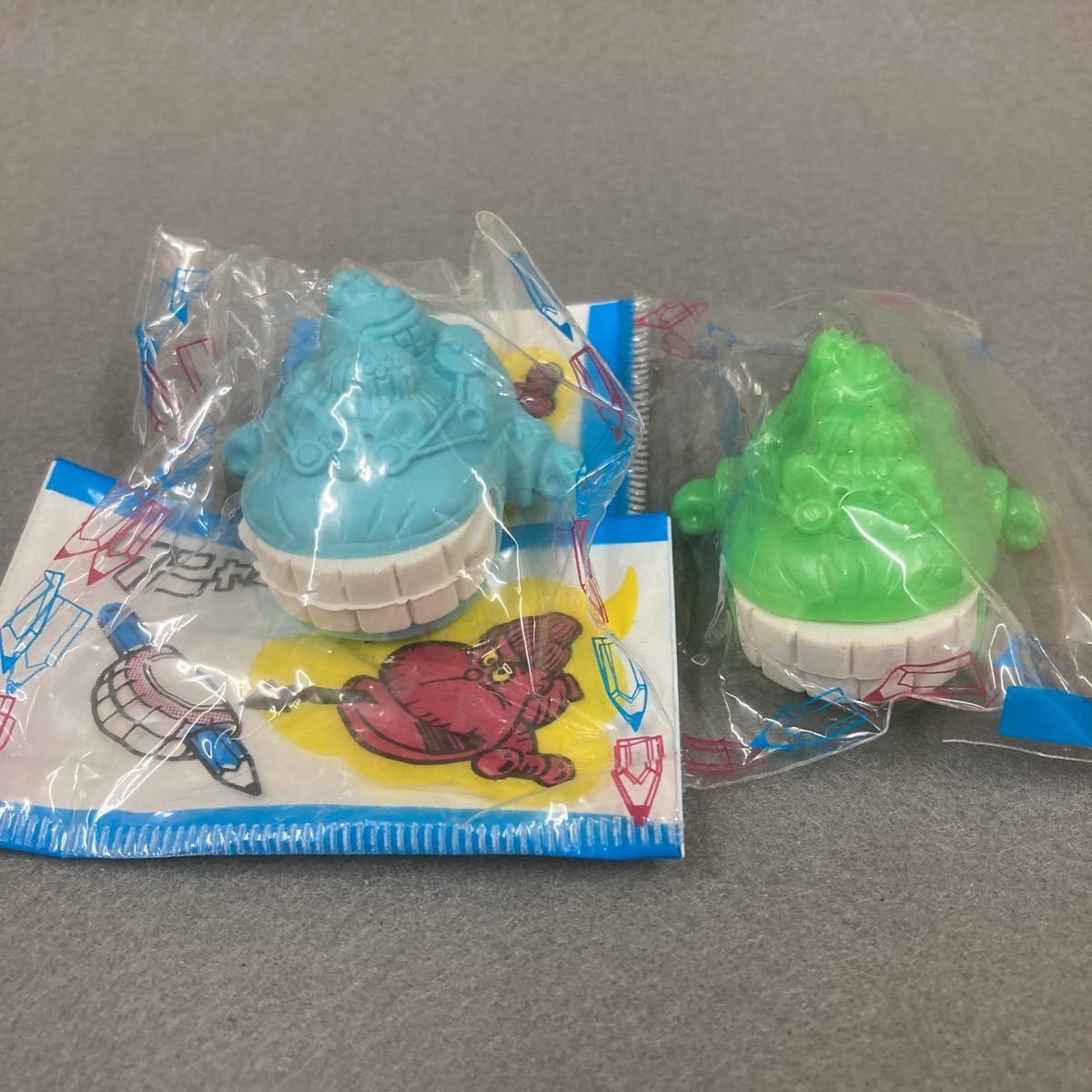 昭和レトロ かみつき ばあちゃん 消しゴム 2個 当時物 駄菓子屋 昭和レトロ かみつき ばあちゃん 消しゴム 2個 当時物 駄菓子屋