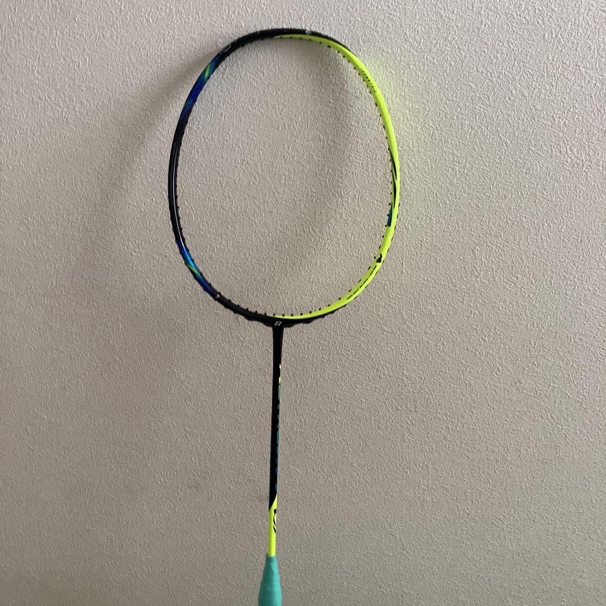 YONEX バドミントンラケット アストロクス77イエロー 黄色 4UG5