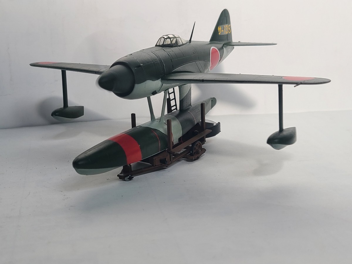 水上戦闘機 強風 完成品 ハセガワ