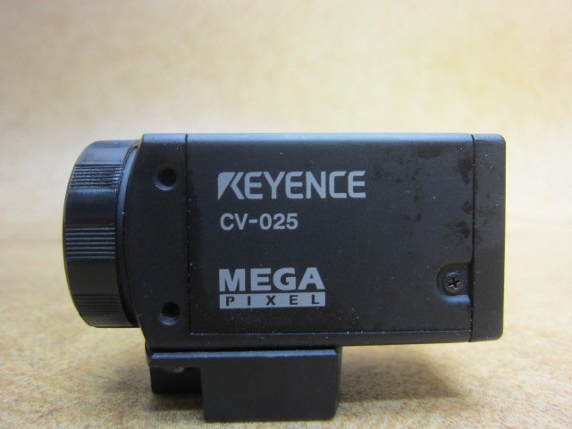 保管品 KEYENCE キーエンス デジタルメガピクセル白黒カメラ CV-025 200万画素 メガピクセルカメラ モノクロCCDカメラ 初期不良保証 1_画像2