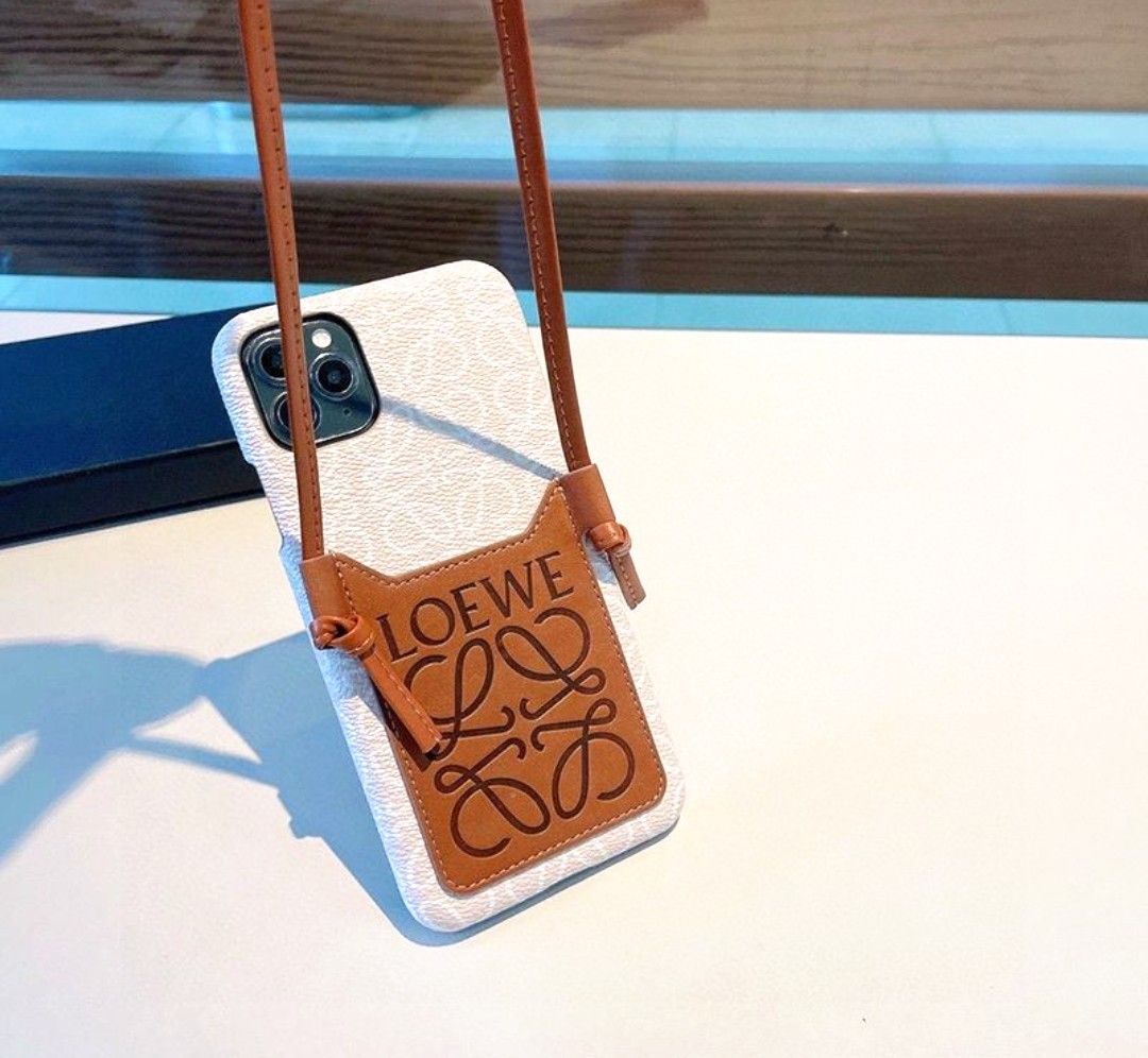 LOEWE ロエベ iPhone スマホショルダー スマホカバー 新品未使用 LOEWE ロエベ iPhone スマホショルダー スマホカバー 新品未使用